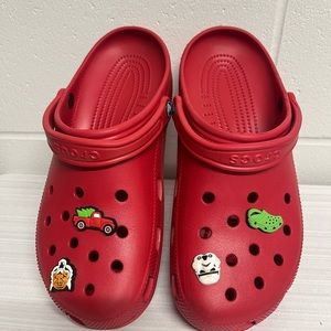 Crocs Classic Unisex Adults. Slip-on Ultra Light Sandals. Size 11 Pepper Red